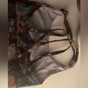 Lululemon sports bra